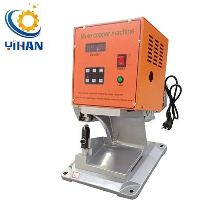 Machine de pressage à joints en cuivre de 370*350*470mm avec une efficacité de travail de 2000 fois/heure