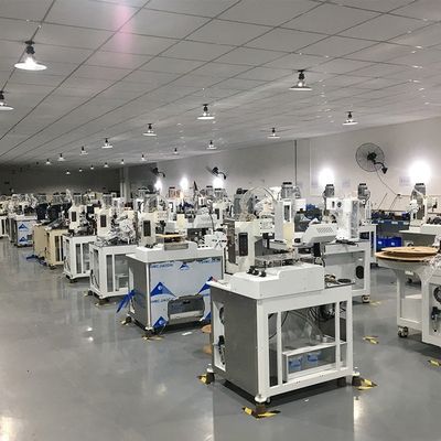 4000 PCS/h Machine de décapage à deux têtes à haute productivité pour borne de câble de cuivre