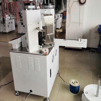 Machine à bornes à double tête multifonctionnelle à haute productivité pour fonctionnement automatique
