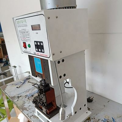 Machine de frottement à bornes ultra-silencieuse de 2,0 tonnes, fabriquée dans une plage de fil 0,1-4,5 mm2 AWG11-AWG32