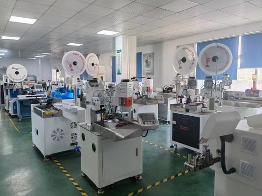 Décapteur de câble coaxial à lame rotative à grande vitesse pour OD1.5-15MM Productivité 300-800pcs/h