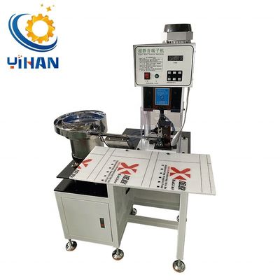 Machine de crimpage semi-automatique de la plaque d'alimentation par vibration pour les terminaux en vrac