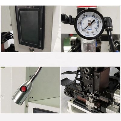 Machine automatique de décapage de câbles avec une puissance de moteur de 0,75 kW et un poids de 65 kg