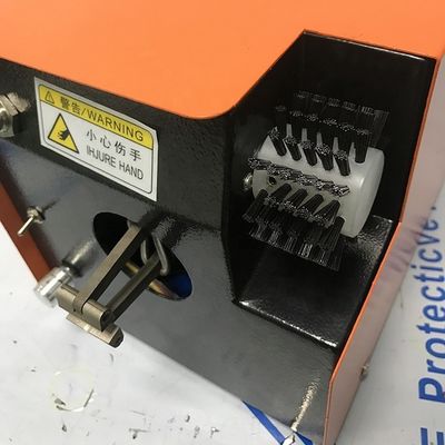 Machine de torsion automatique de câble d'alimentation moteur de 10 W pour une longueur de fil tordu de 5 à 60 mm en conception