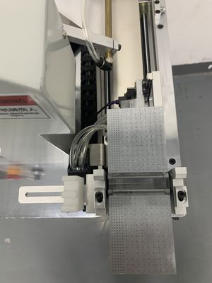 Machine d'étiquetage à demi-fil plié avec une grande précision et une pression d'air de 0,4-0,6 MPa
