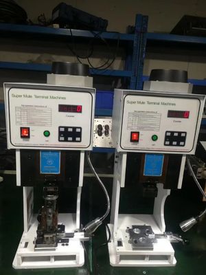 YH-09H002 JST Applicateur de machine de crimping de borne de drapeau européen avec traction de glissement de 40 mm